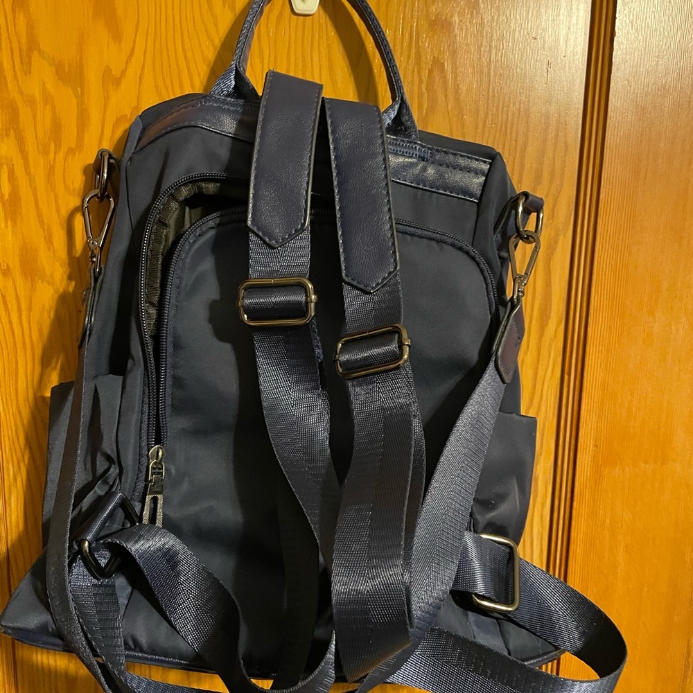 Purse/backpack - Picture 2 of 3